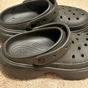 CROCS STOMP CLOGS